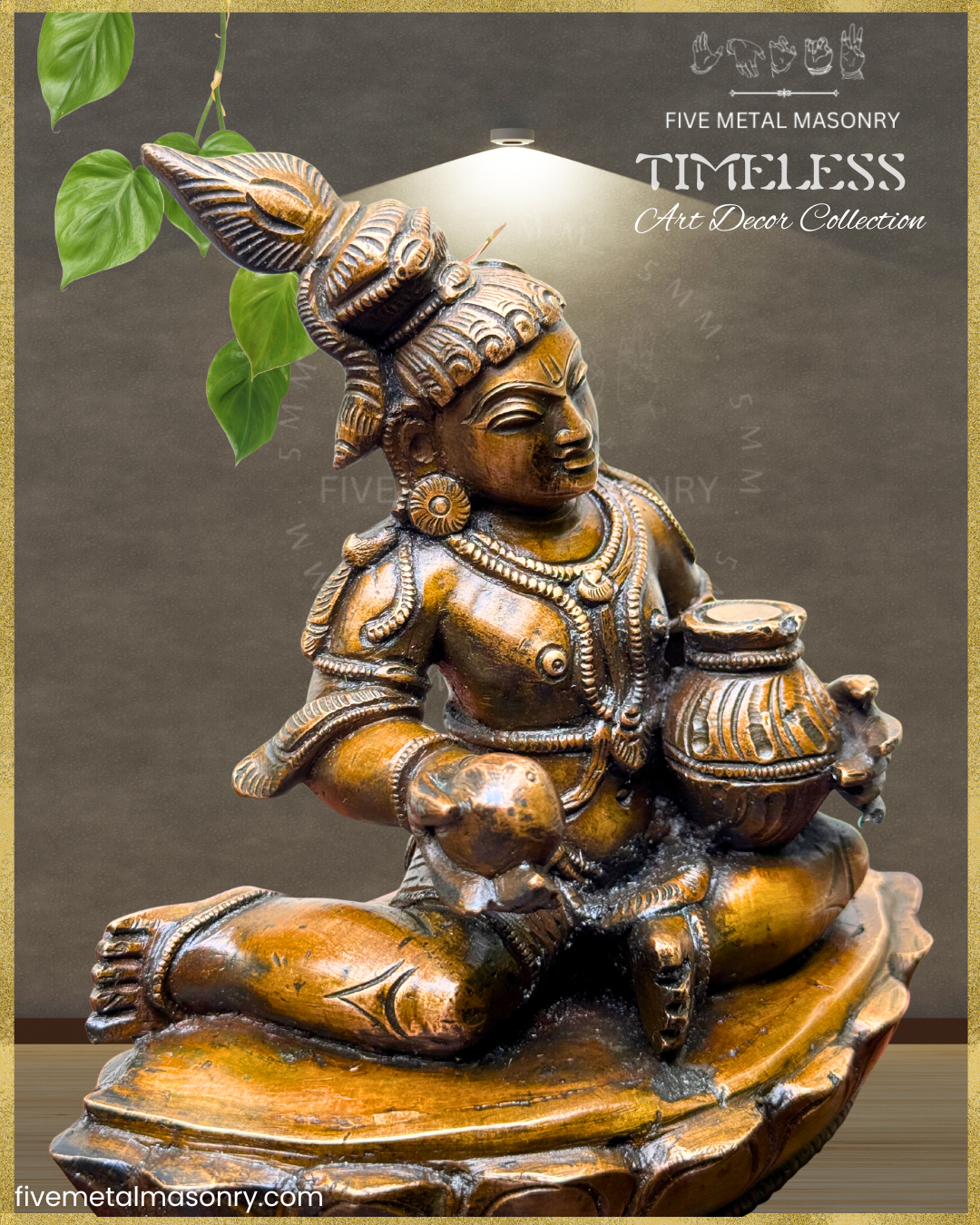 Krishna with butter-Panchaloha Bronze statue – Timeless Collection - Iconography per Shilpa Sastra, Handcrafted lost wax casting – Right closeup view