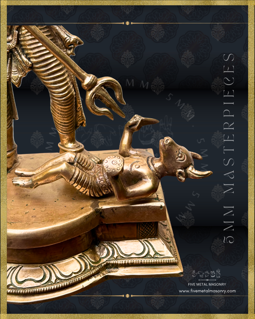 Mahisasuramardini Panchaloha Bronze statue -  Masterpieces Collection - Iconography per Shilpa Sastra, handcrafted lost wax casting – Mahisa Closeup view